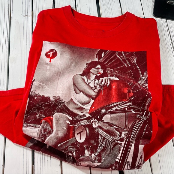 Two In The Shirt Motorcycle Pin Up Girl Graphic Red Tee | XL - Picture 4 of 7